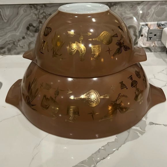 1.5QT and 4 QT Pyrex Early American Brown Gold Cinderella Bowls - Picture 2 of 12